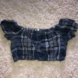 American Eagle off the shoulder top